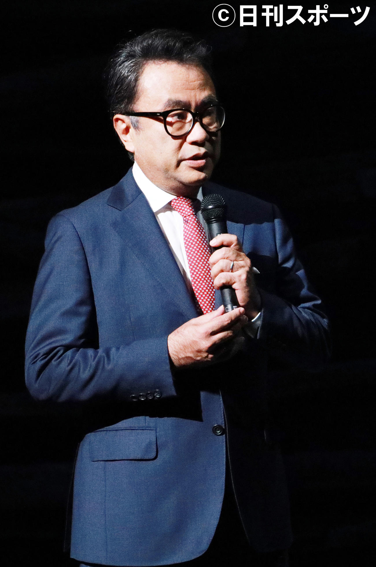取材会を前にあいさつする三谷幸喜氏（撮影・中島郁夫）