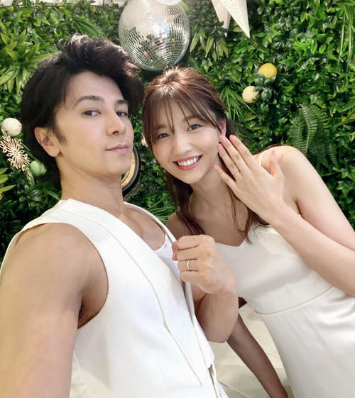 武田真治 筋肉見せつつ静まなみとインスタ結婚報告 結婚 熱愛写真ニュース 日刊スポーツ