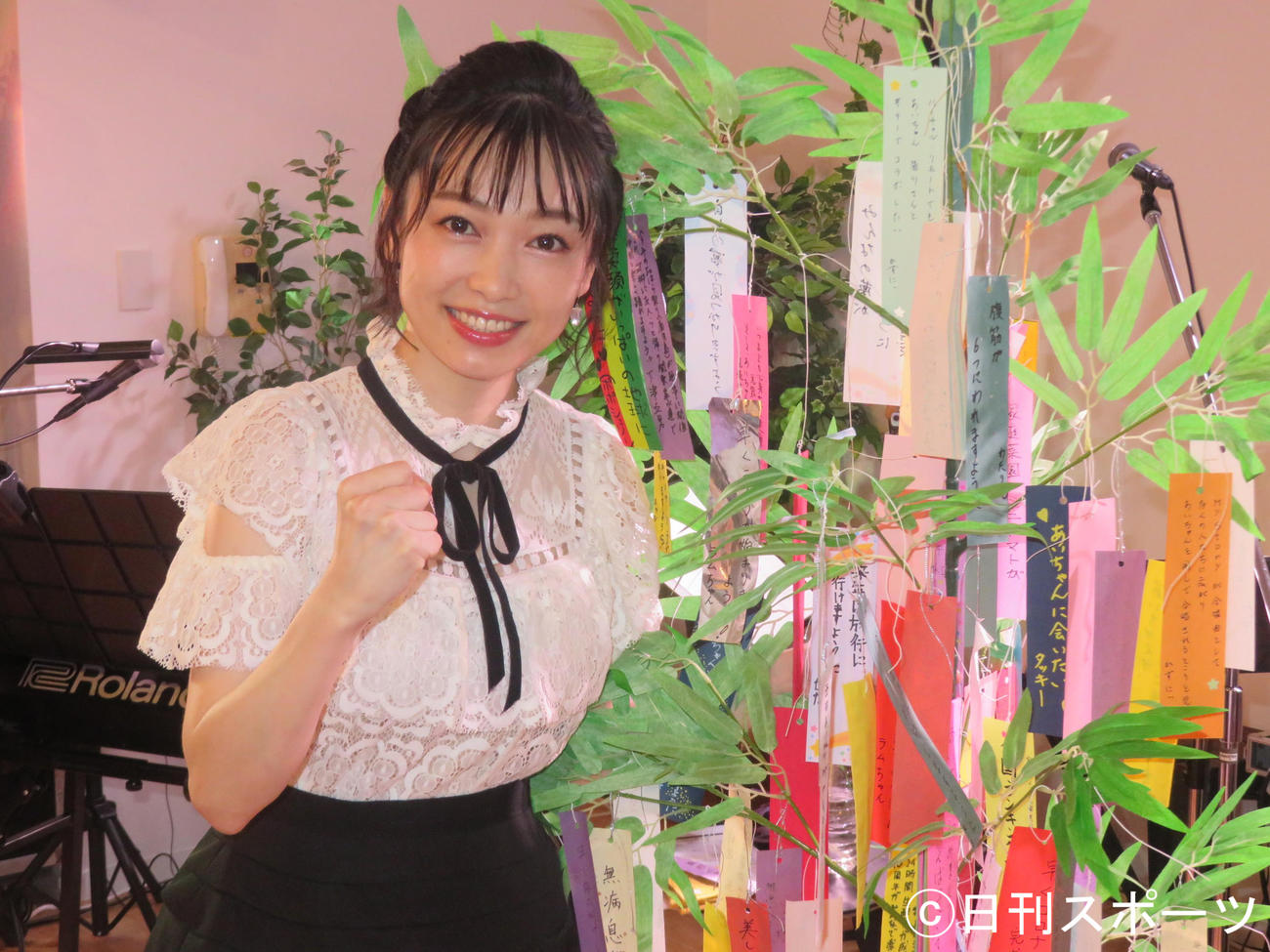 デビュー10周年記念24時間生配信を前に気合を入れる西田あい