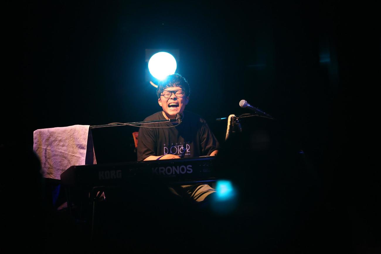 全国ライブハウスツアー初日公演を福岡で開催したさかいゆう