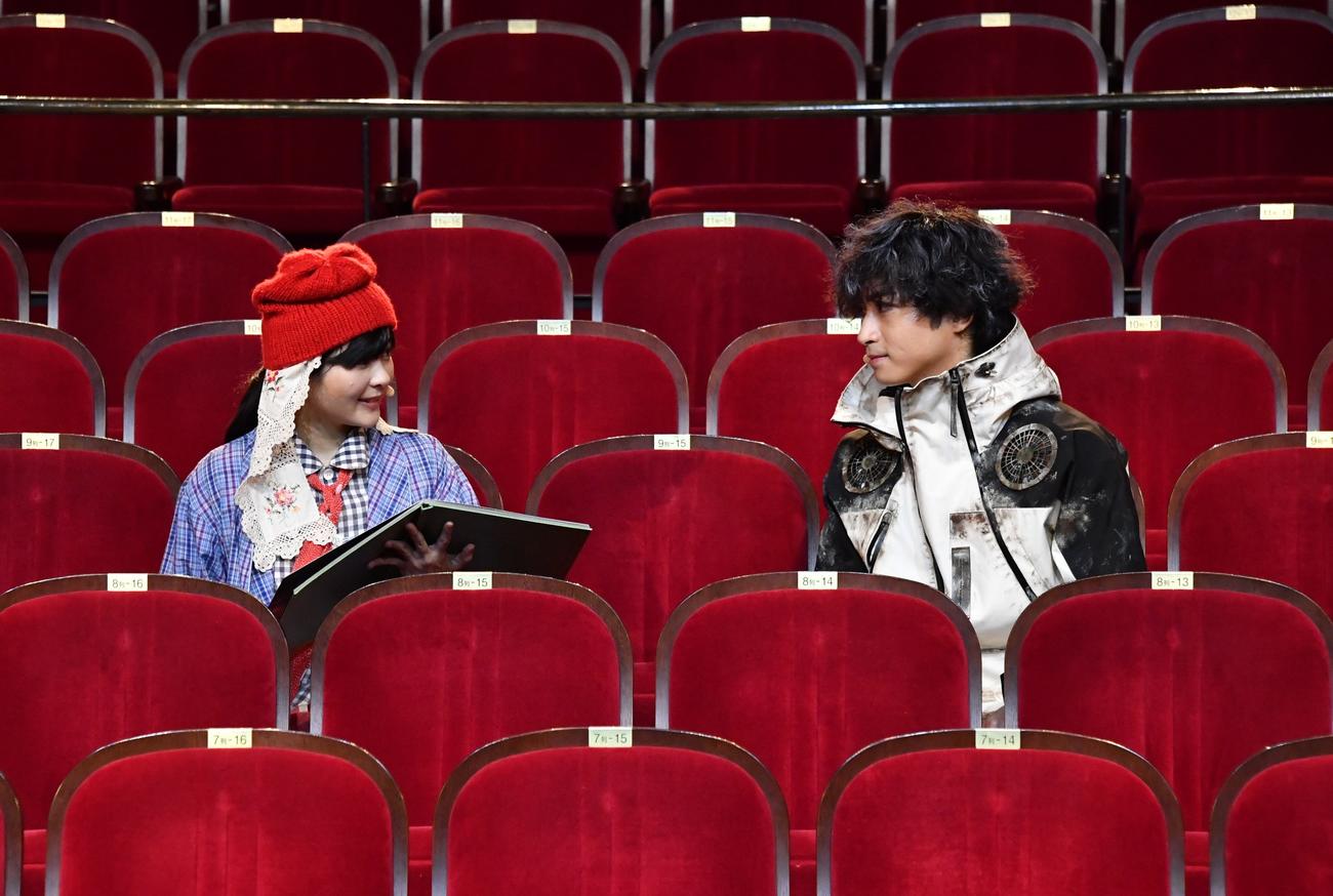 ミュージカル「CALL」に出演した田村芽実（左）と木村達成
