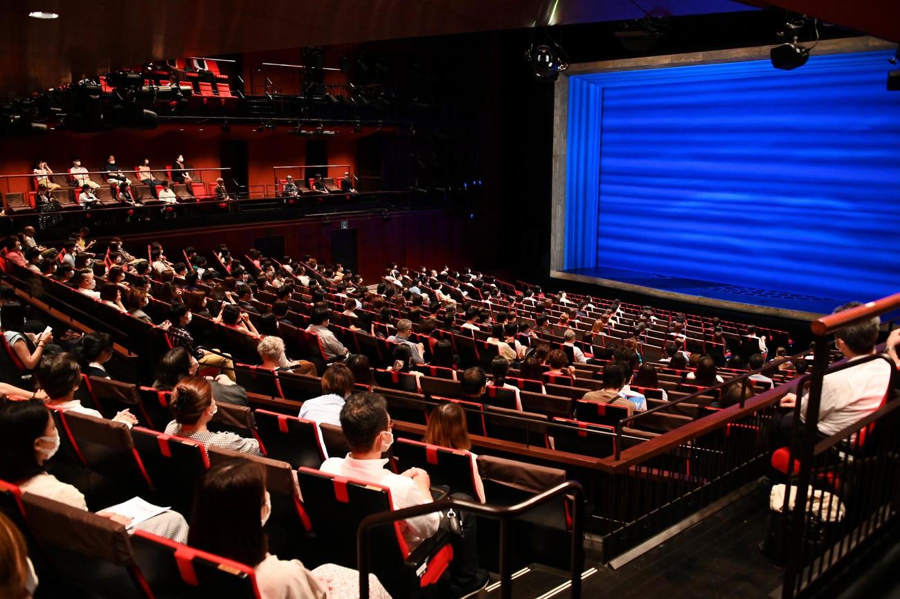 開演前の劇団四季「マンマ・ミーア」の客席