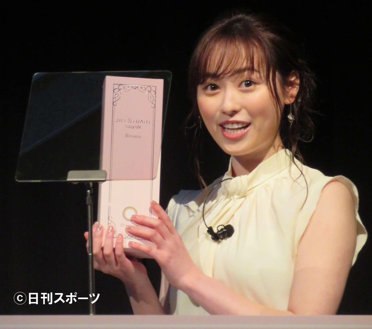 シード「ジルスチュアート　1day　UV」新色・新CM発表イベントでプレゼンに初挑戦する福原遥（撮影・村上幸将）