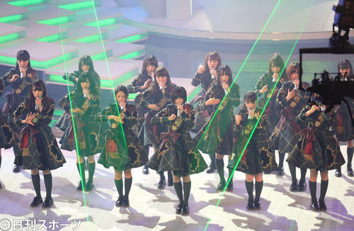 紅白歌合戦で「サイレントマジョリティー」を披露した欅坂46（撮影・足立雅史）
