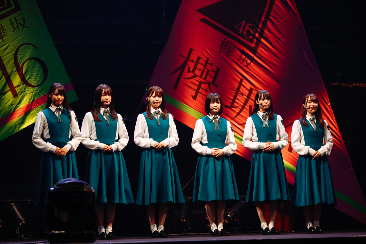 初のオンラインライブを開催した欅坂46。欅坂46として初のステージに立った新2期生6人