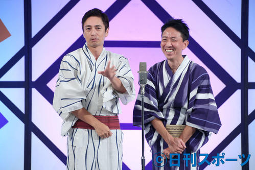 よしもと祗園花月の公演に出演したチュートリアル徳井義実(左)と福田充徳(外部提供)