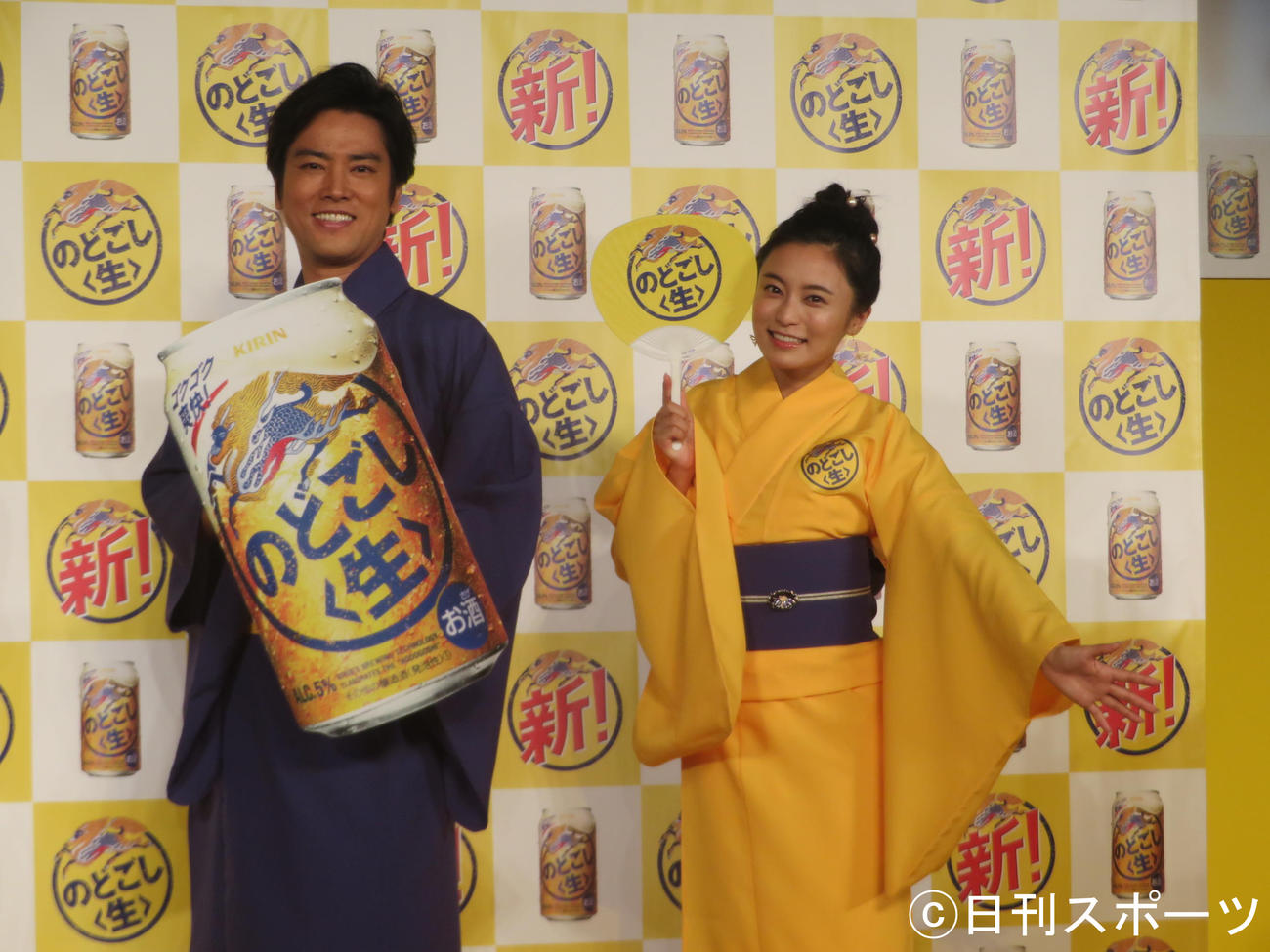 「新のどごし＜生＞オンラインまつり」に出席した桐谷健太（左）と小島瑠璃子