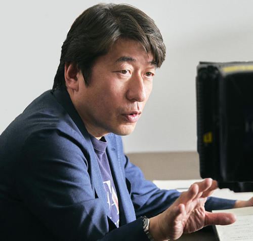 映画「フード・ラック！食運」で初監督を務めた寺門ジモン
