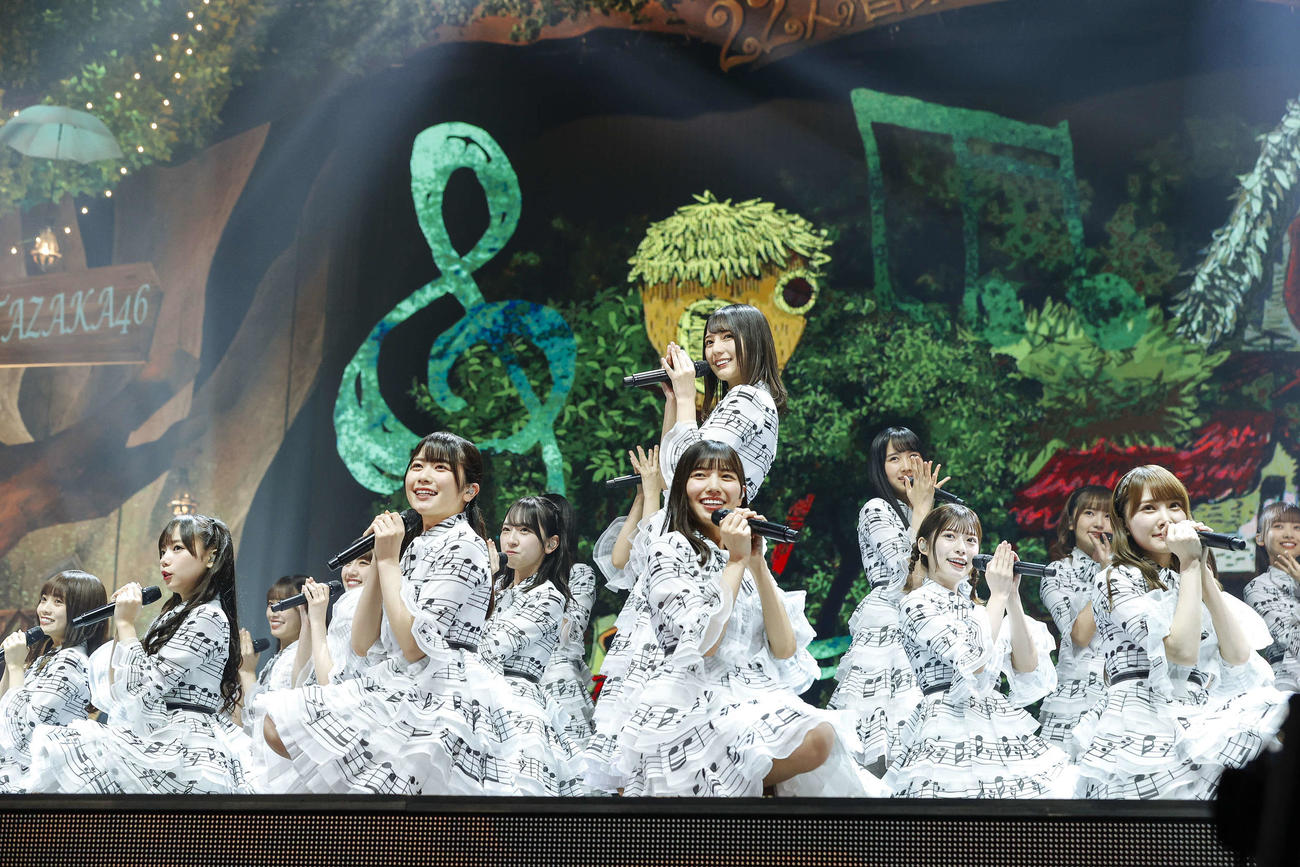 オンラインライブを開催した日向坂46（上山陽介氏撮影）