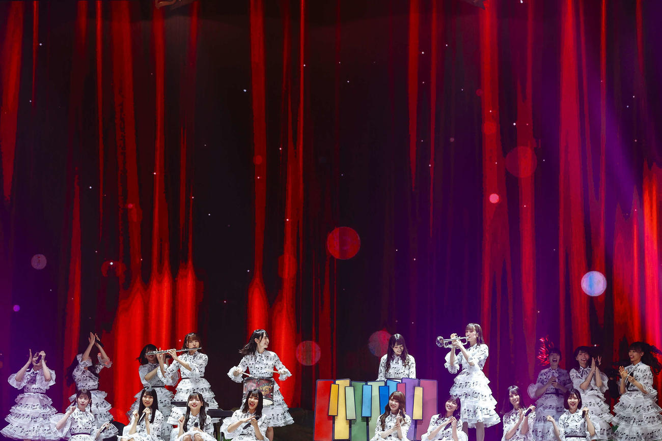オンラインライブを開催した日向坂46（上山陽介氏撮影）