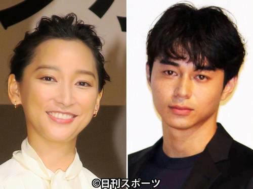 杏（左）と東出昌大