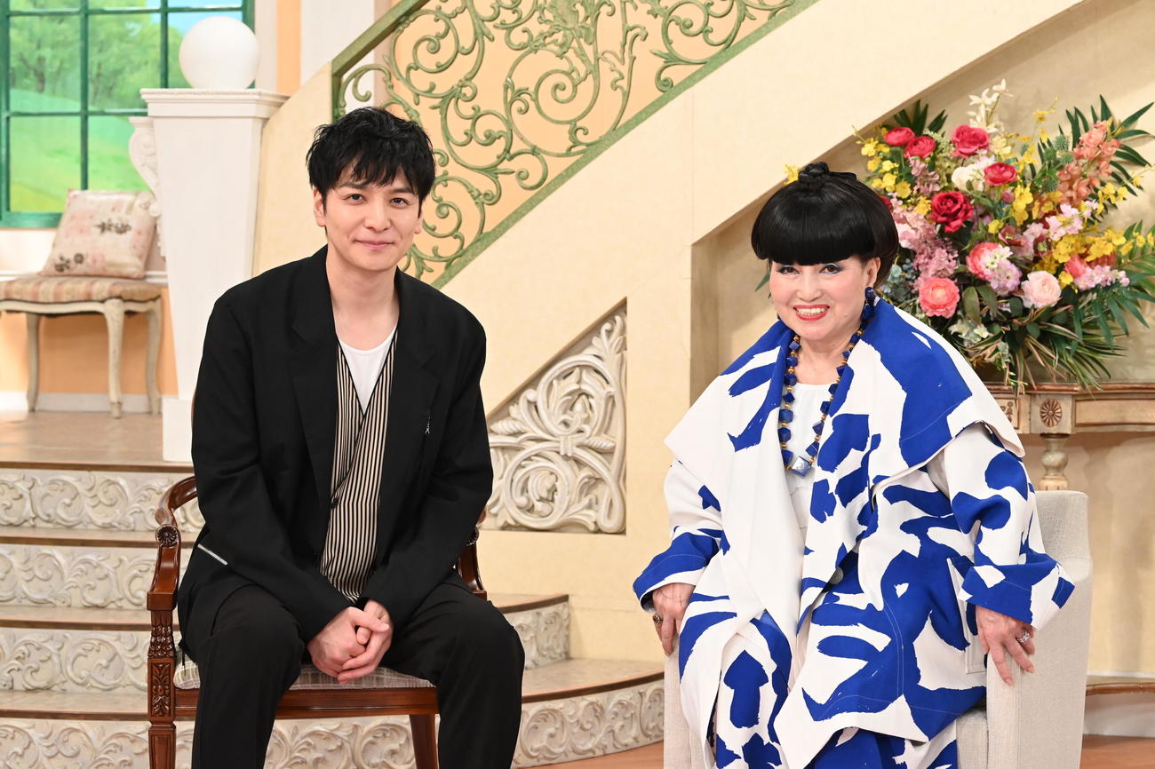 朗読劇「ハロルドとモード」に出演する生田斗真（左）と黒柳徹子