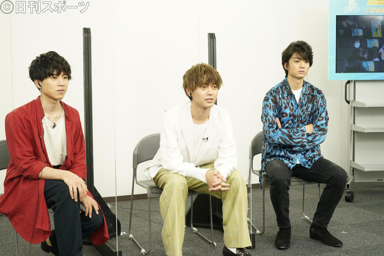 映画「弱虫ペダル」の試写会イベントにリモート出演した、左から坂東龍汰、永瀬廉、伊藤健太郎