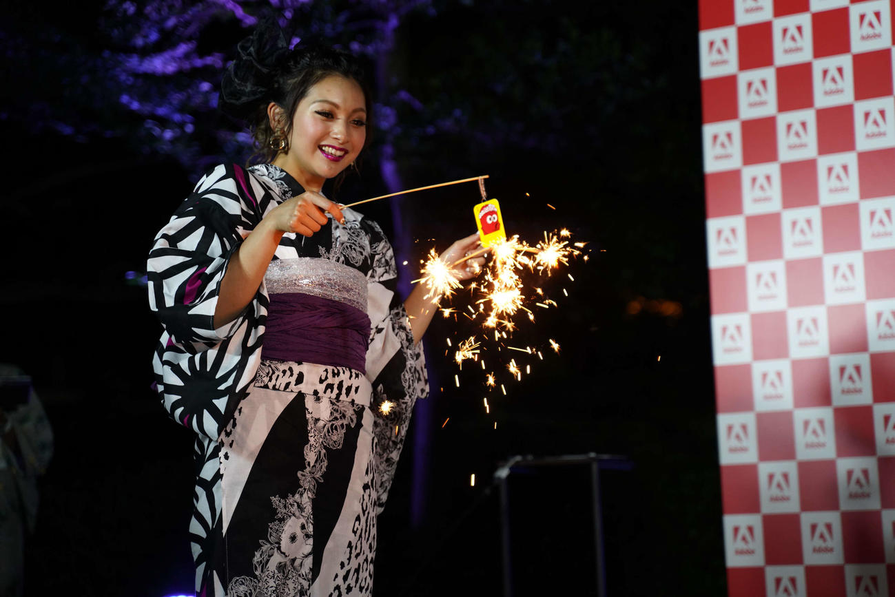 「アドビで“花火の思い出”をたのしく残そう『♯あどびはなび』」に出席したゆきぽよ