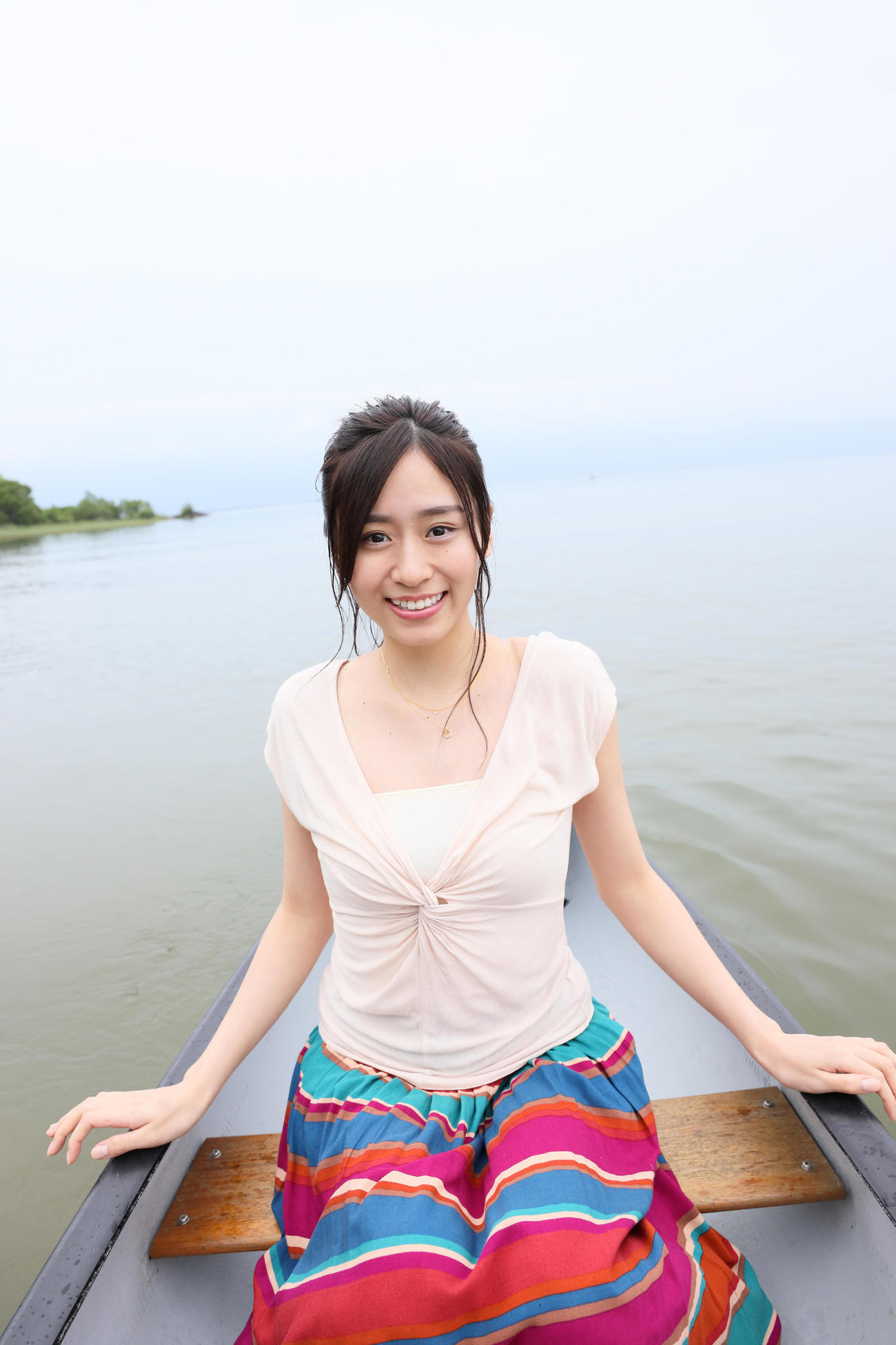 初の写真集「こころまち」を発売する内木志