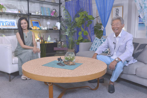 新番組「朝からみのもんた」に出演するみのもんた（右）と小島瑠璃子（読売テレビ提供）