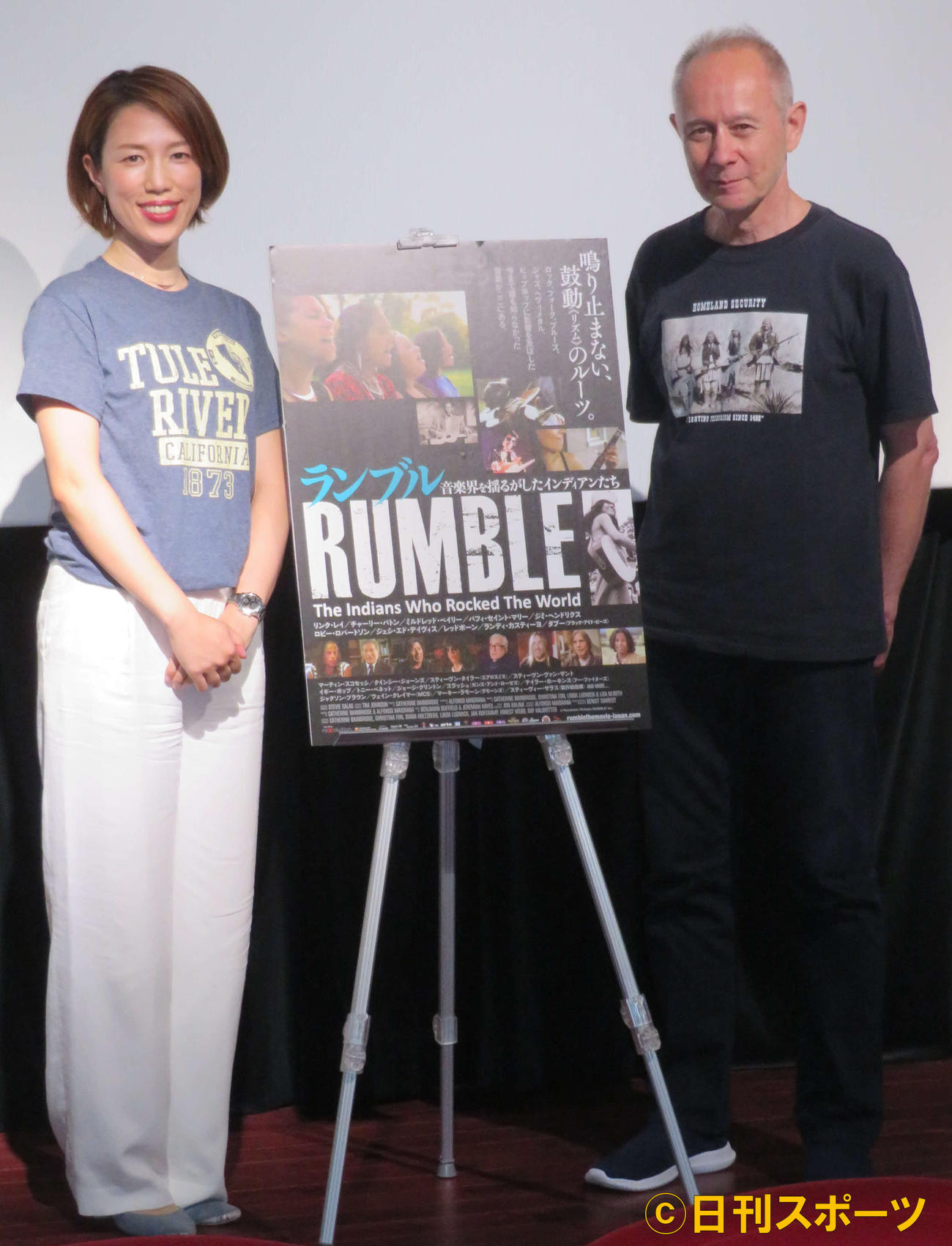 映画「ランブル」初日イベントに登壇した野口久美子明治学院大准教授とピーター・バラカン氏（撮影・村上幸将）