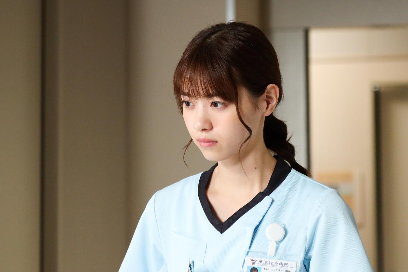 新人薬剤師の相原くるみを演じる西野七瀬