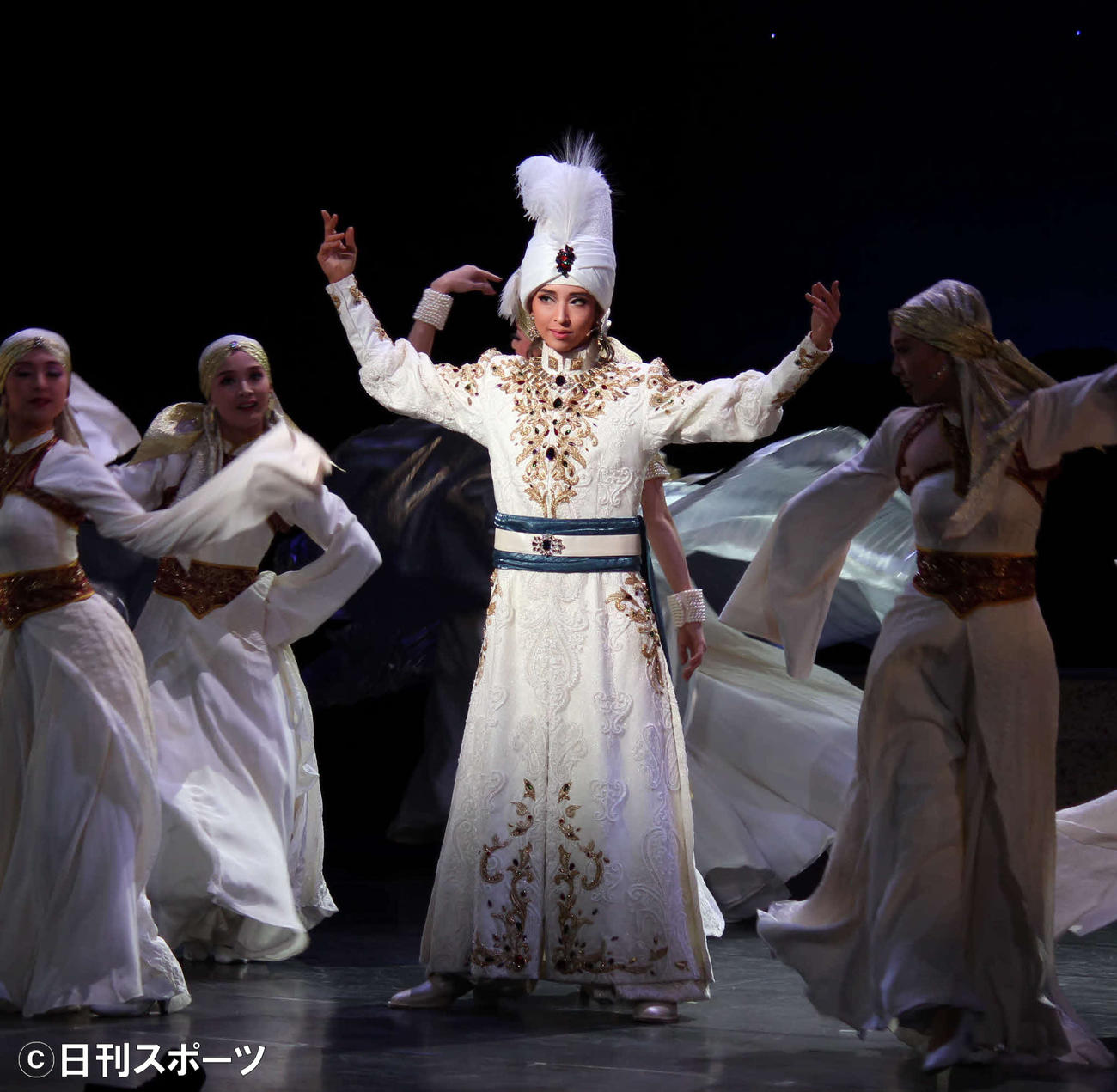 4カ月半遅れの主演作初日を迎えた宙組スター桜木みなと（撮影・村上久美子）