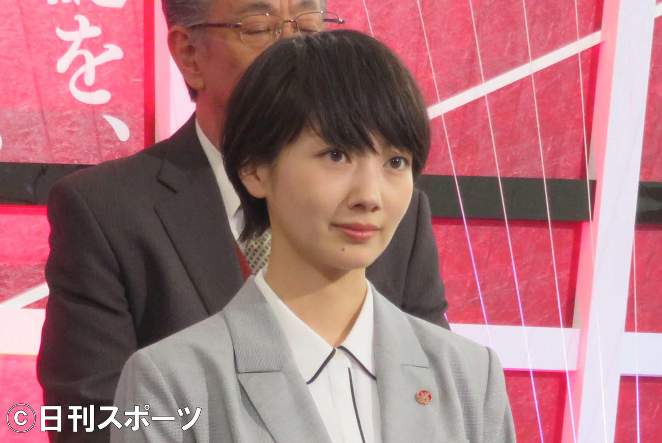 テレビ朝日系ドラマ「未解決の女」主演の波瑠（2018年4月16日撮影）