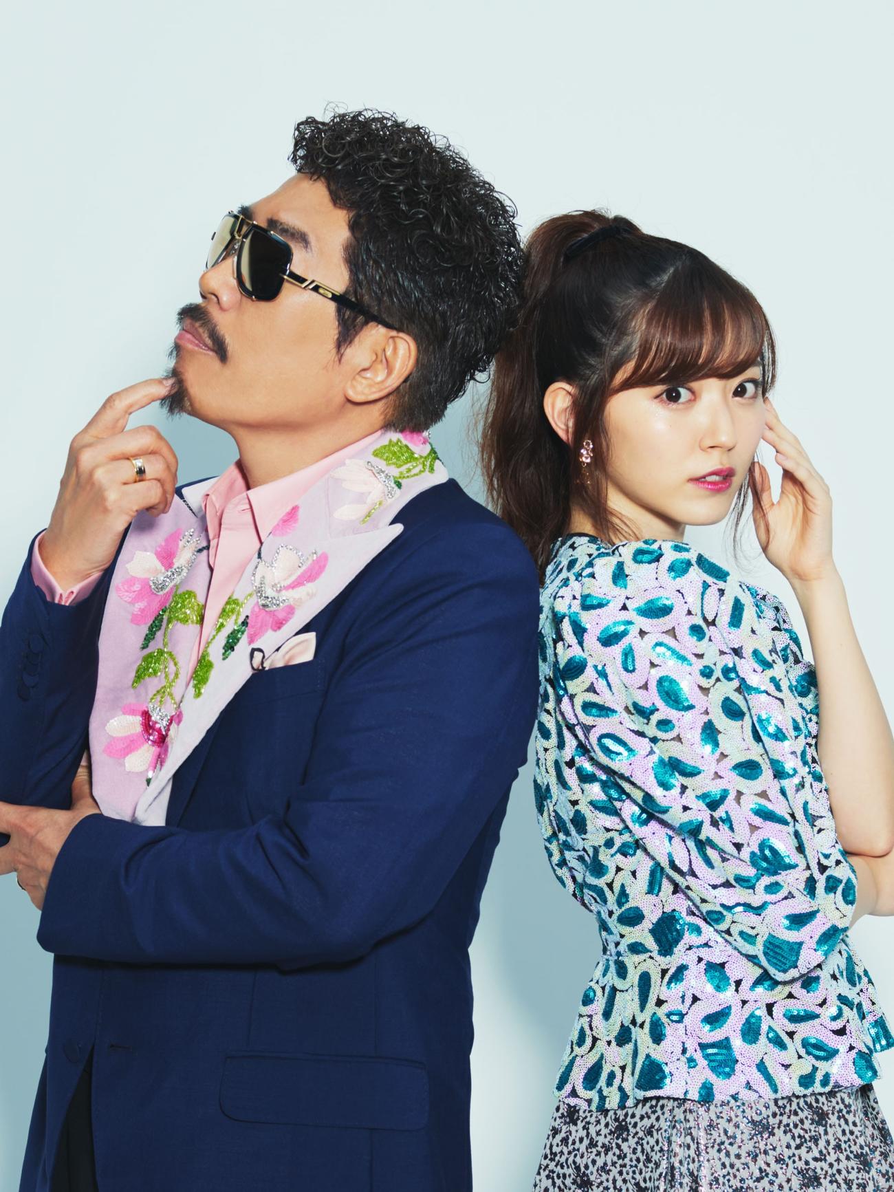 YouTube「THE　FIRST　TAKE」チャンネルで鈴木愛理（右）と「DADDY！DADDY！DO！feat．鈴木愛理」をフルサイズで初披露する鈴木雅之