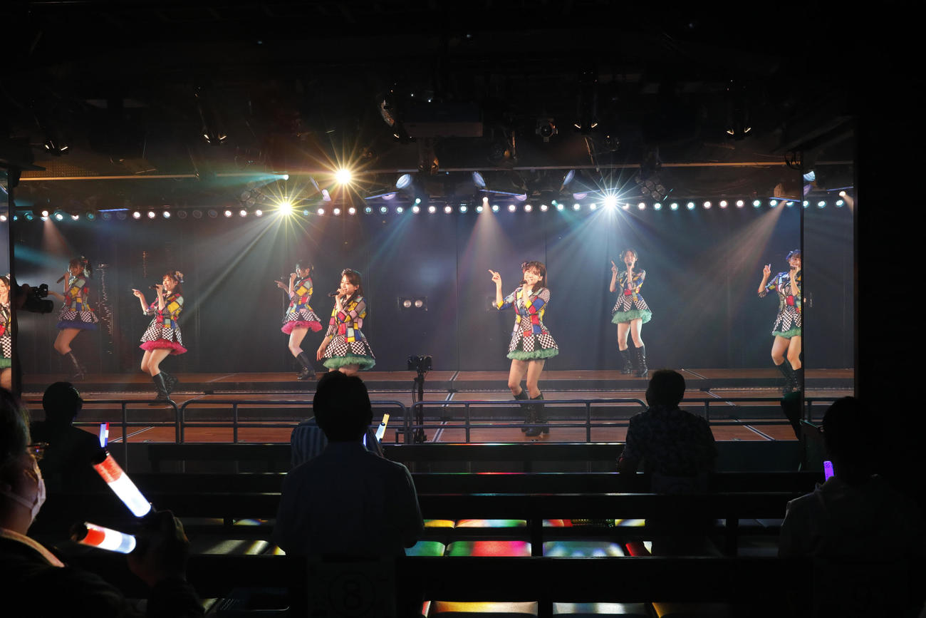 AKB48劇場で有観客公演を行ったAKB48(C)AKB48