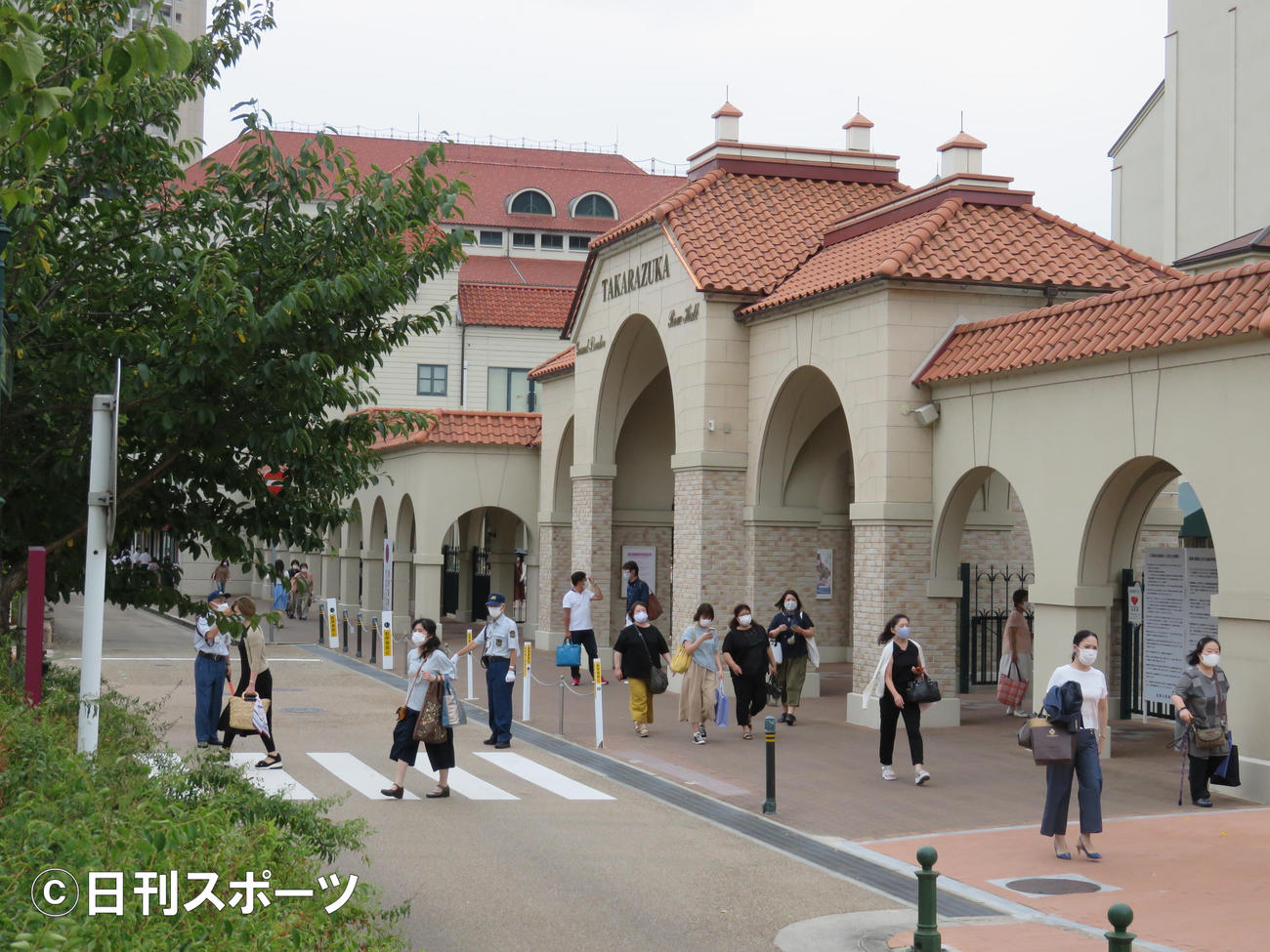 兵庫・宝塚大劇場では、約1カ月ぶりに花組公演が再開された（撮影・村上久美子）