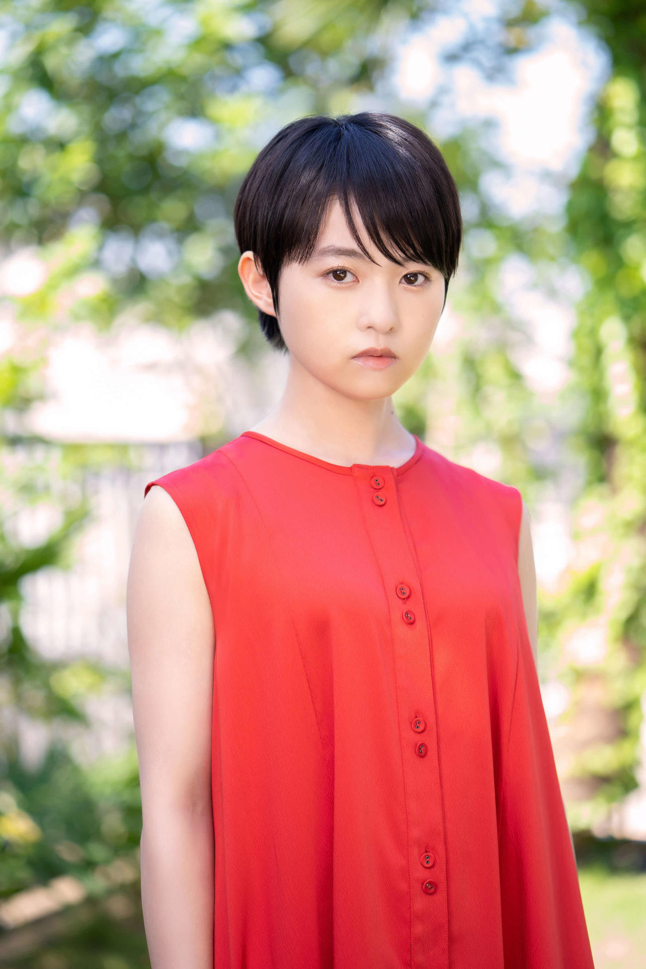 オンライン朗読劇「仮面夫婦の鑑」に出演する伊藤万理華