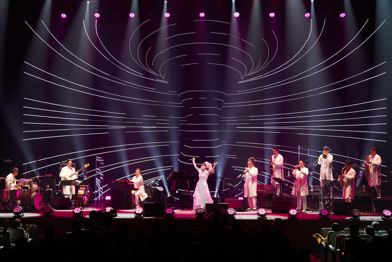 医療従事者支援を目的とした限定ライブを行ったMISIA