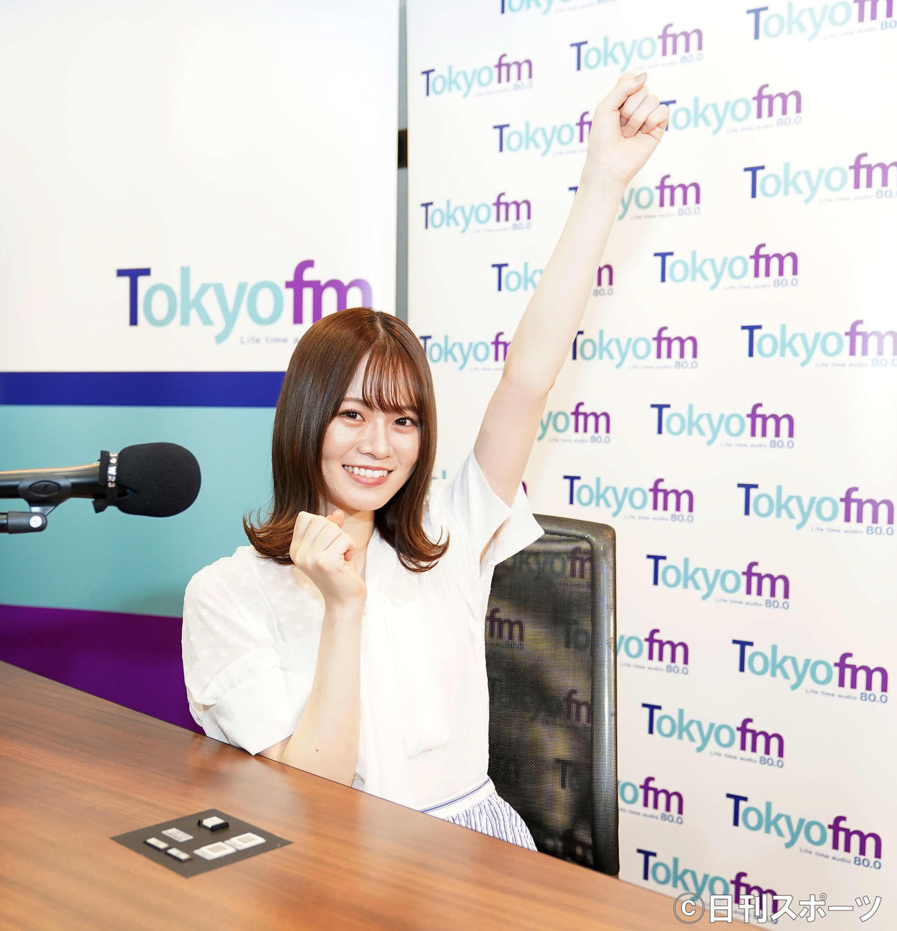 ブース内で意気込む乃木坂46の山崎怜奈（撮影・江口和貴）