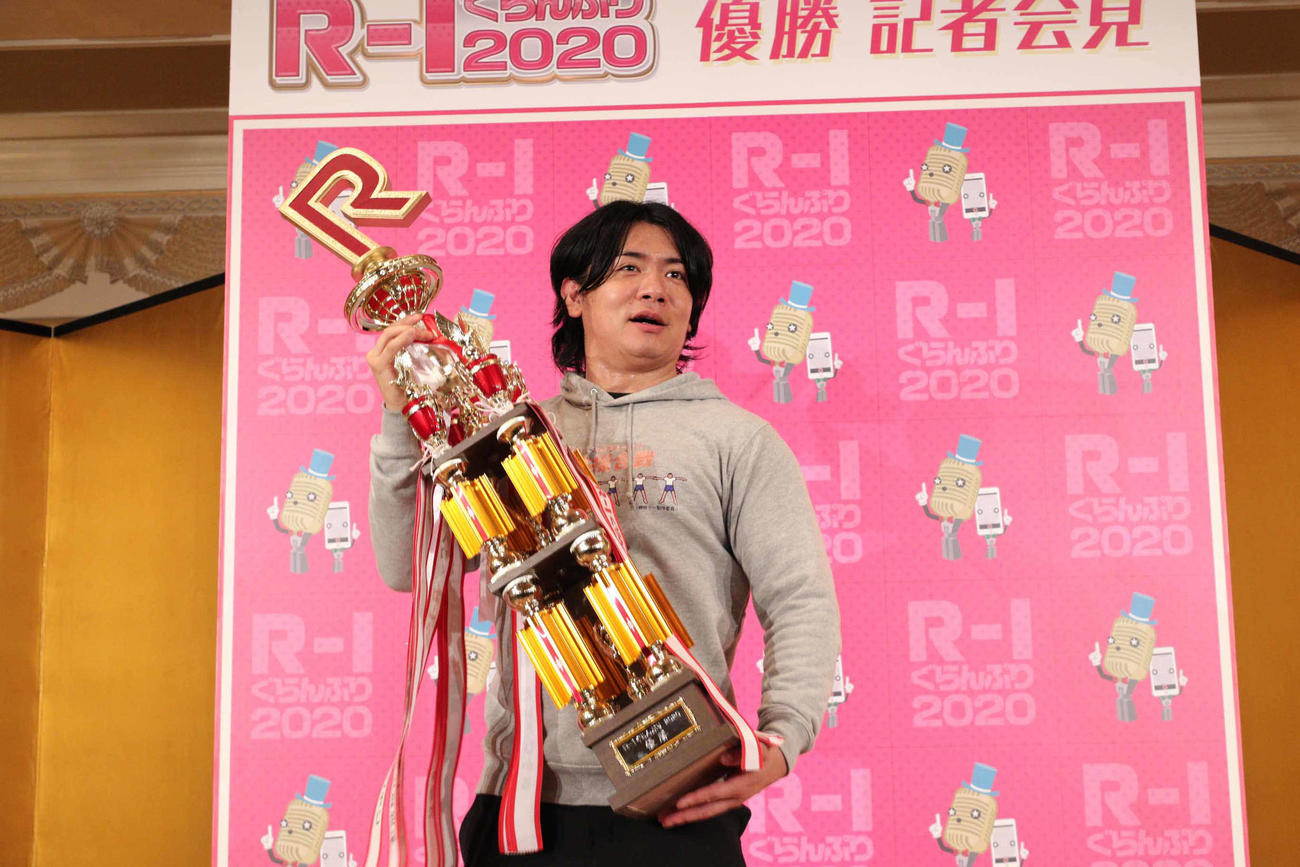 「R－1ぐらんぷり2020」で優勝したマヂカルラブリーの野田クリスタルの特番が10月11日に放送される（カンテレ提供）