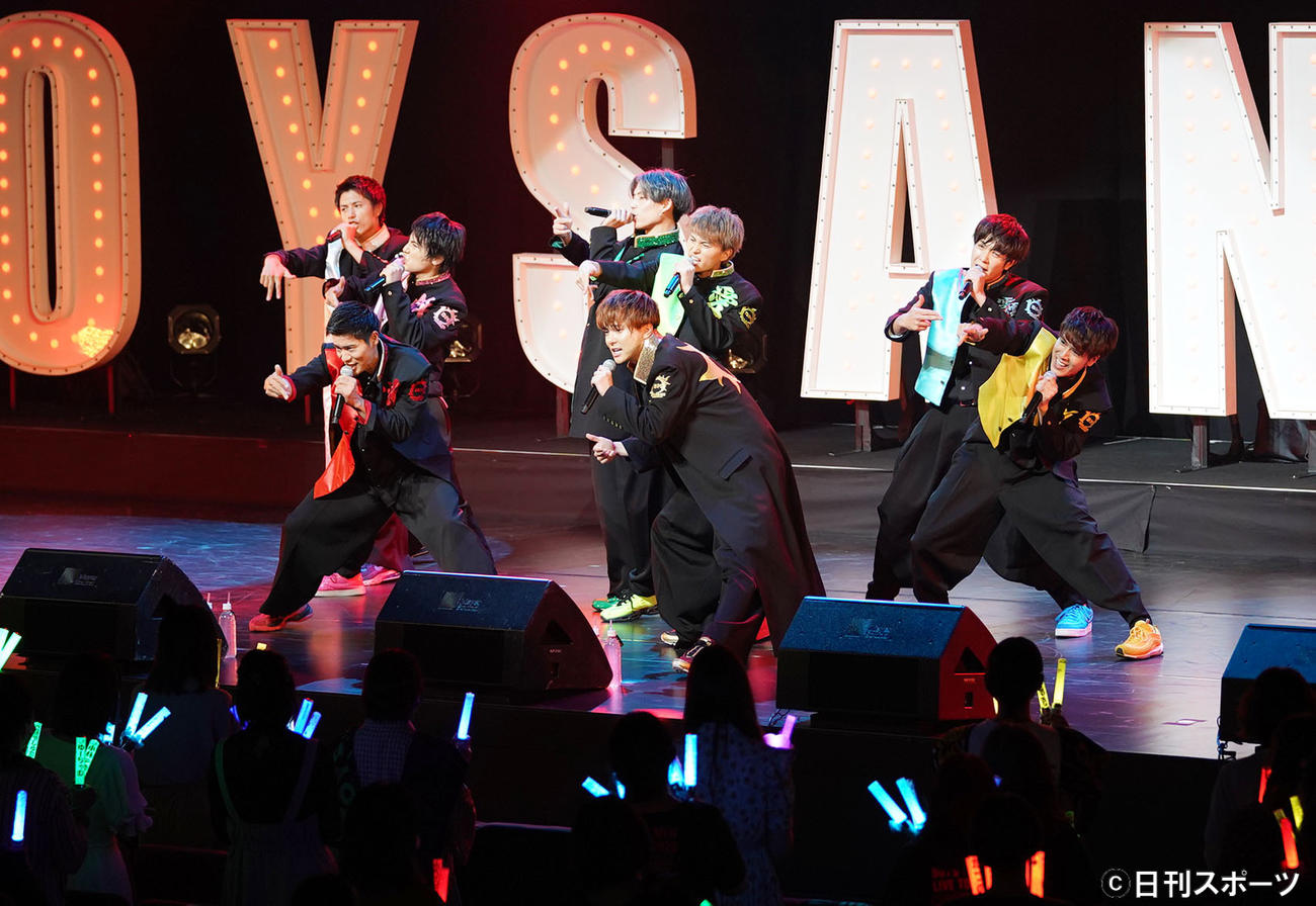 全国ライブツアー「BARI　BARI★PARTY」をスタートさせたBOYS　AND　MEN（撮影・森本幸一）