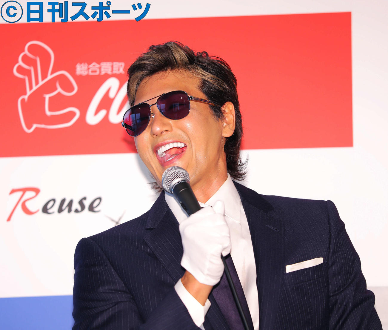 白い歯を輝かせながらトークを盛り上げる新庄剛志氏（撮影・河田真司）　　　　　
