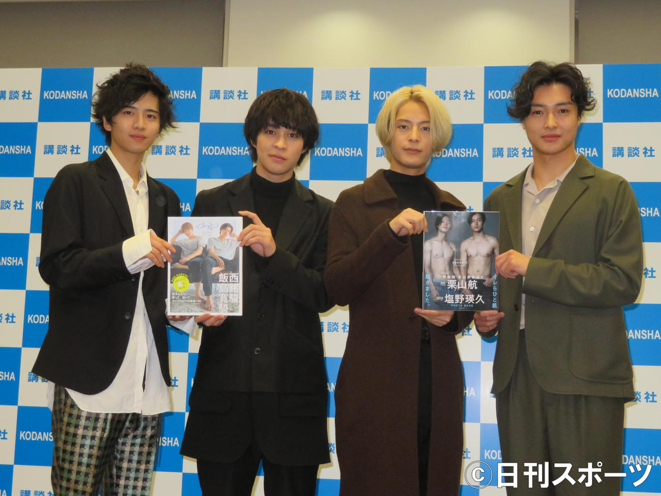 左から飯島寛騎、西銘駿、塩野瑛久、栗山航（2018年12月1日撮影）