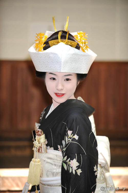 NHK「坂の上の雲」で秋山真之夫人・季子役で結婚衣装を披露した石原さとみ（2009年4月15日）