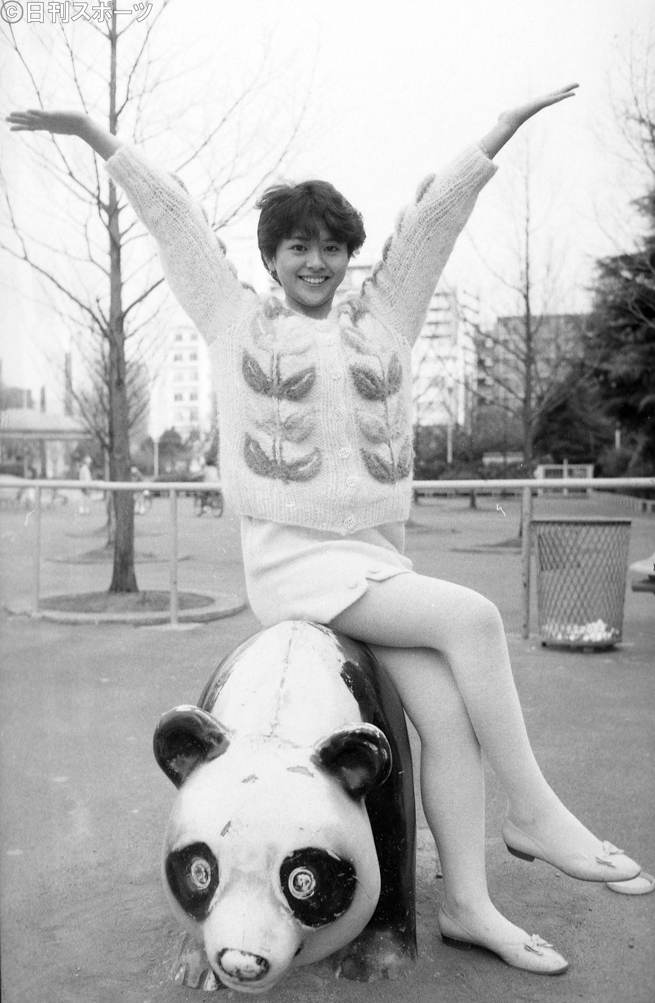 83年2月23日、4枚目のシングル「春風の誘惑」が初めてベスト10入りした小泉今日子