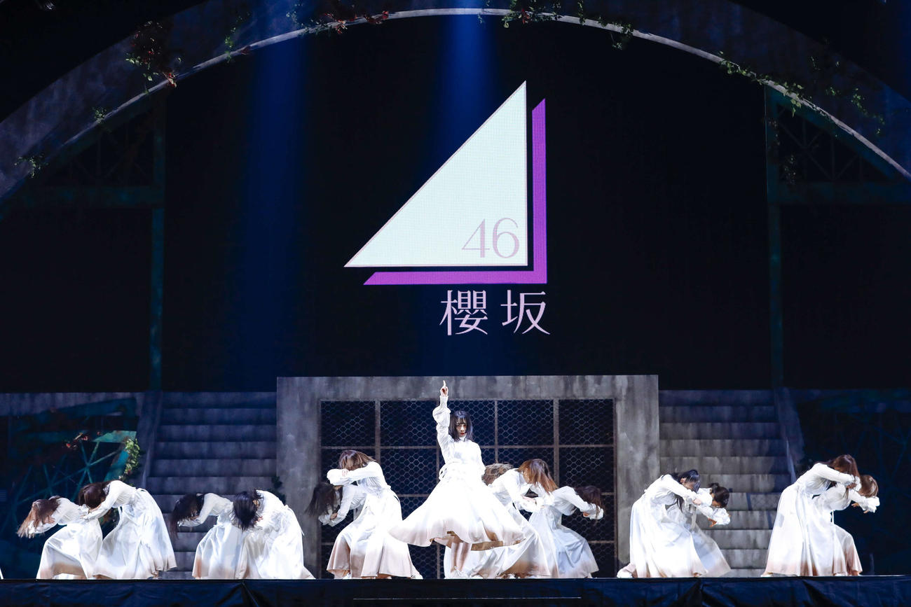 欅坂46のラストライブのエンディングで、櫻坂46としての初パフォーマンスを披露した