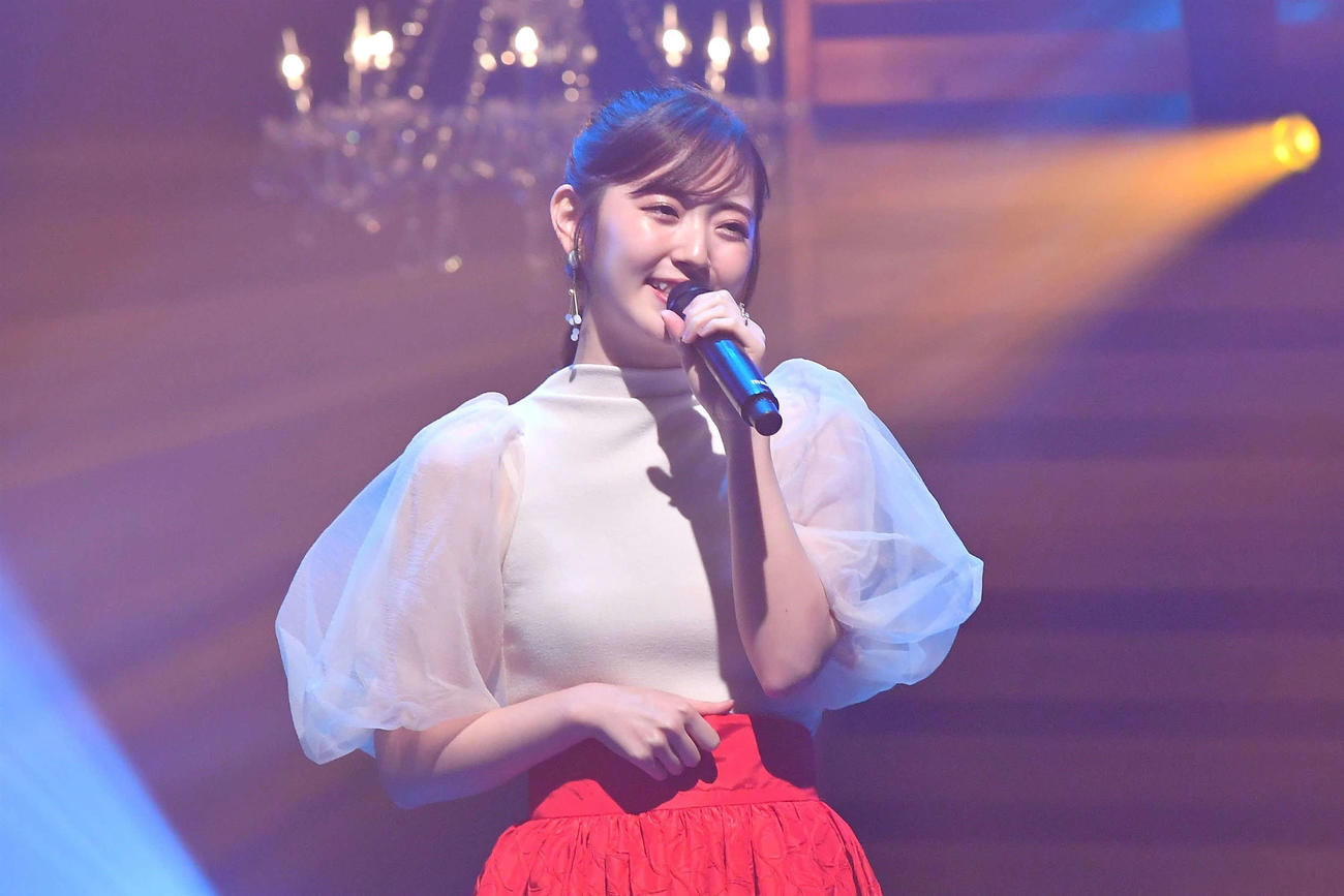 「神戸コレクション　ザ　ニューリアリティー」にゲストアーティストとして出演した鈴木愛理（C）神戸コレクション　ザ　ニューリアリティ