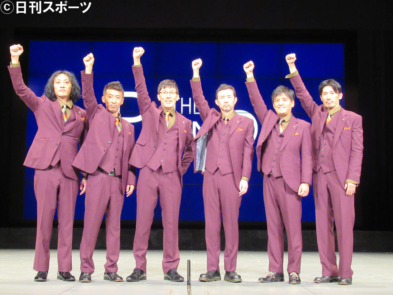 6人体制となったザ・プラン9。右から、きょうくん、ヤナギブソン、お～い！久馬、浅越ゴエ、コヴァンサン、爆ノ介（撮影・星名希実）