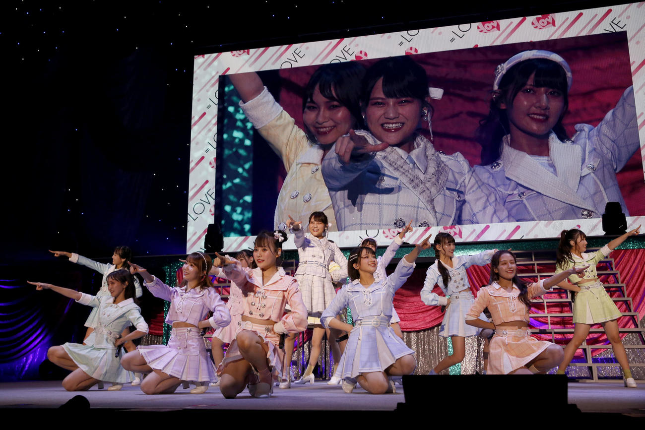 合同スペシャルコンサート「24girls　2020」を行ったアイドルグループ＝LOVE（イコールラブ）