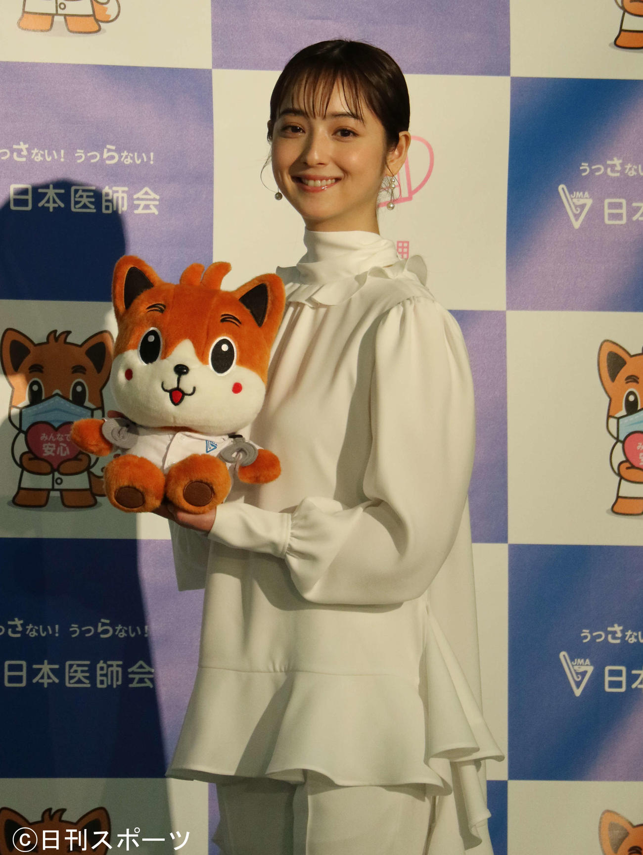 日本医師会の「みんなで安心マーク」PR動画発表会に出席した佐々木希