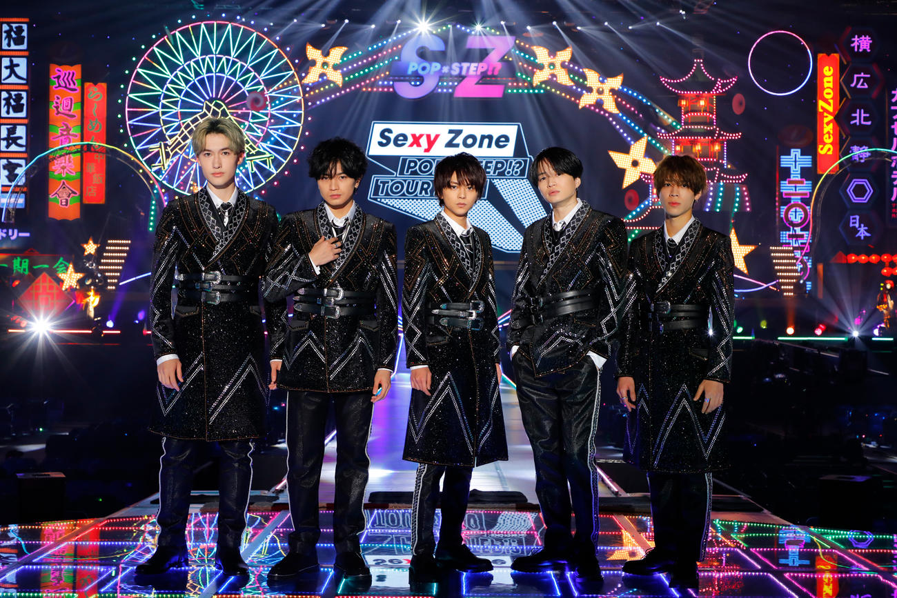初の配信ライブに臨んだSexy　Zone。左からマリウス葉、中島健人、佐藤勝利、菊池風磨、松島聡