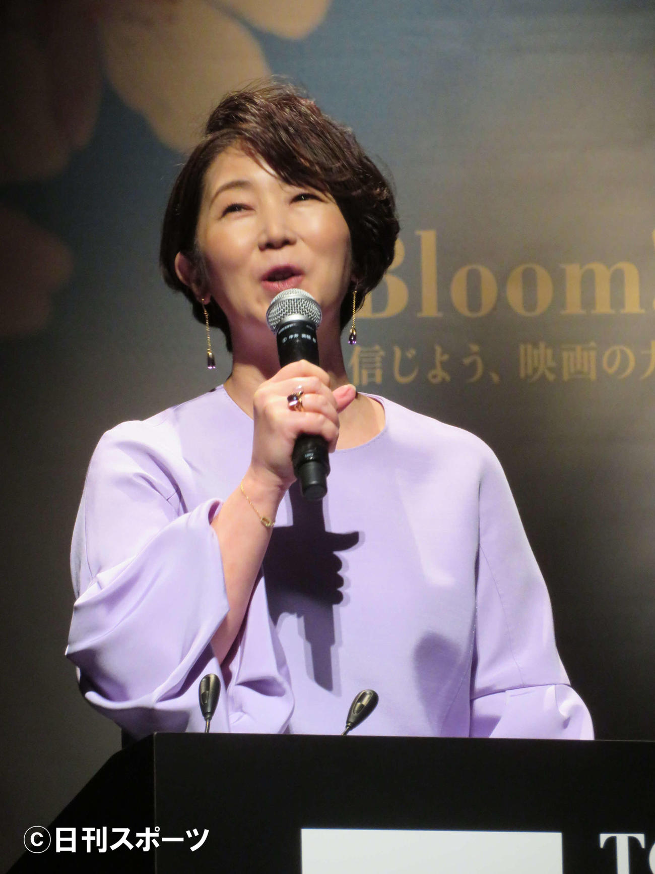 東京国際映画祭オープニングセレモニーで司会を務める中井美穂アナウンサー（撮影・村上幸将）