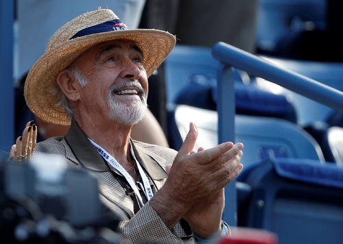 2012年9月10日　ショーン・コネリーさんはジョコビッチとマリーの全米オープン男子決勝戦開始を待つ。（ロイター）