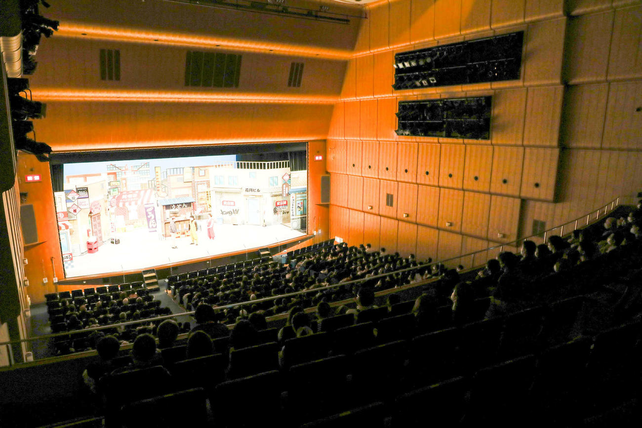 観客収容率78％での公演を開始したなんばグランド花月（吉本興業提供）