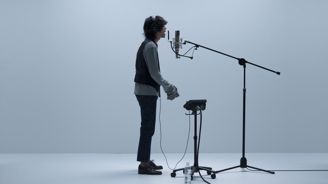 新曲「虹」を一発撮りで披露した映像を初回生産限定盤に収録する菅田将暉
