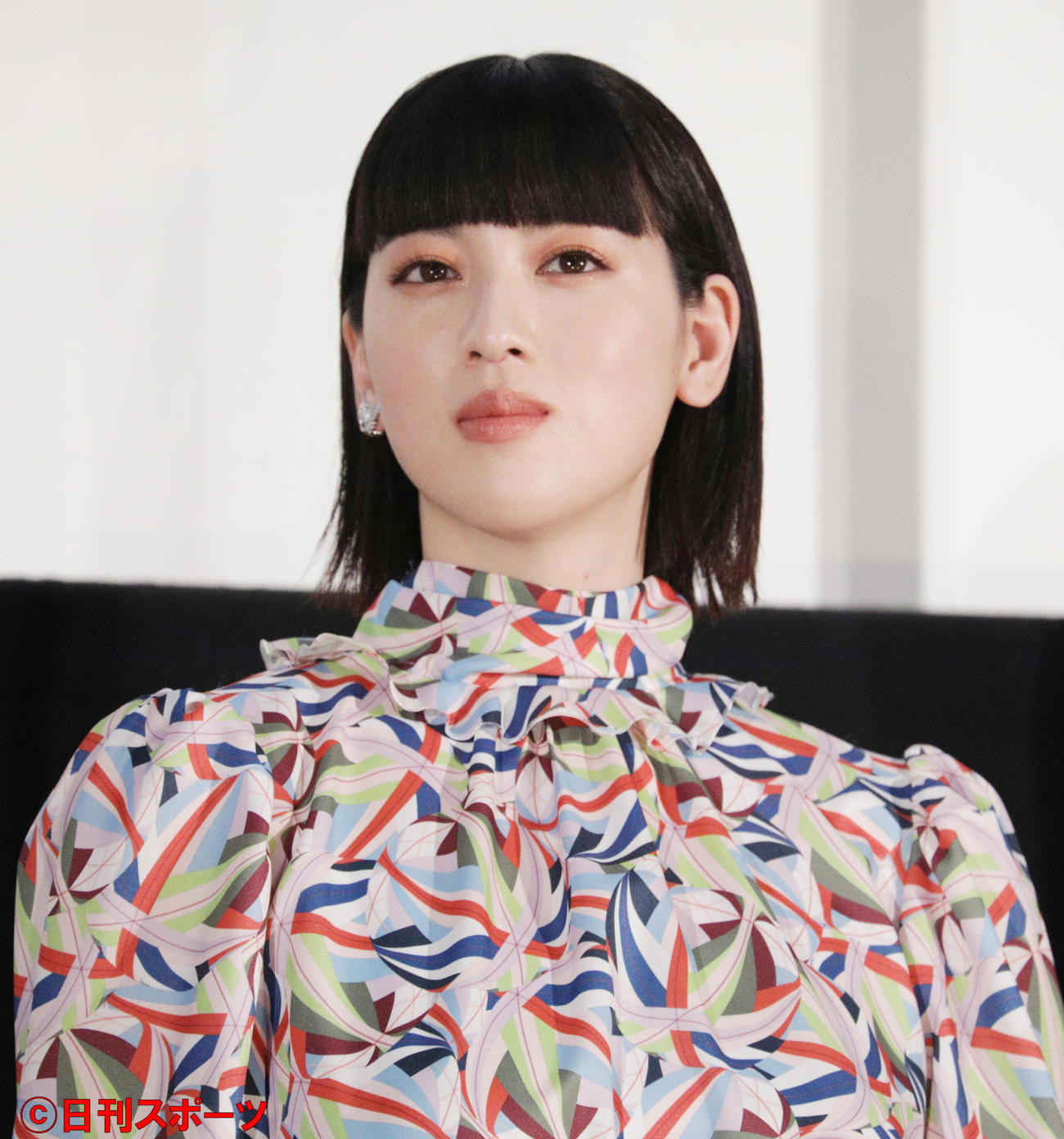 公開記念舞台あいさつを行う三吉彩花（撮影・中島郁夫）