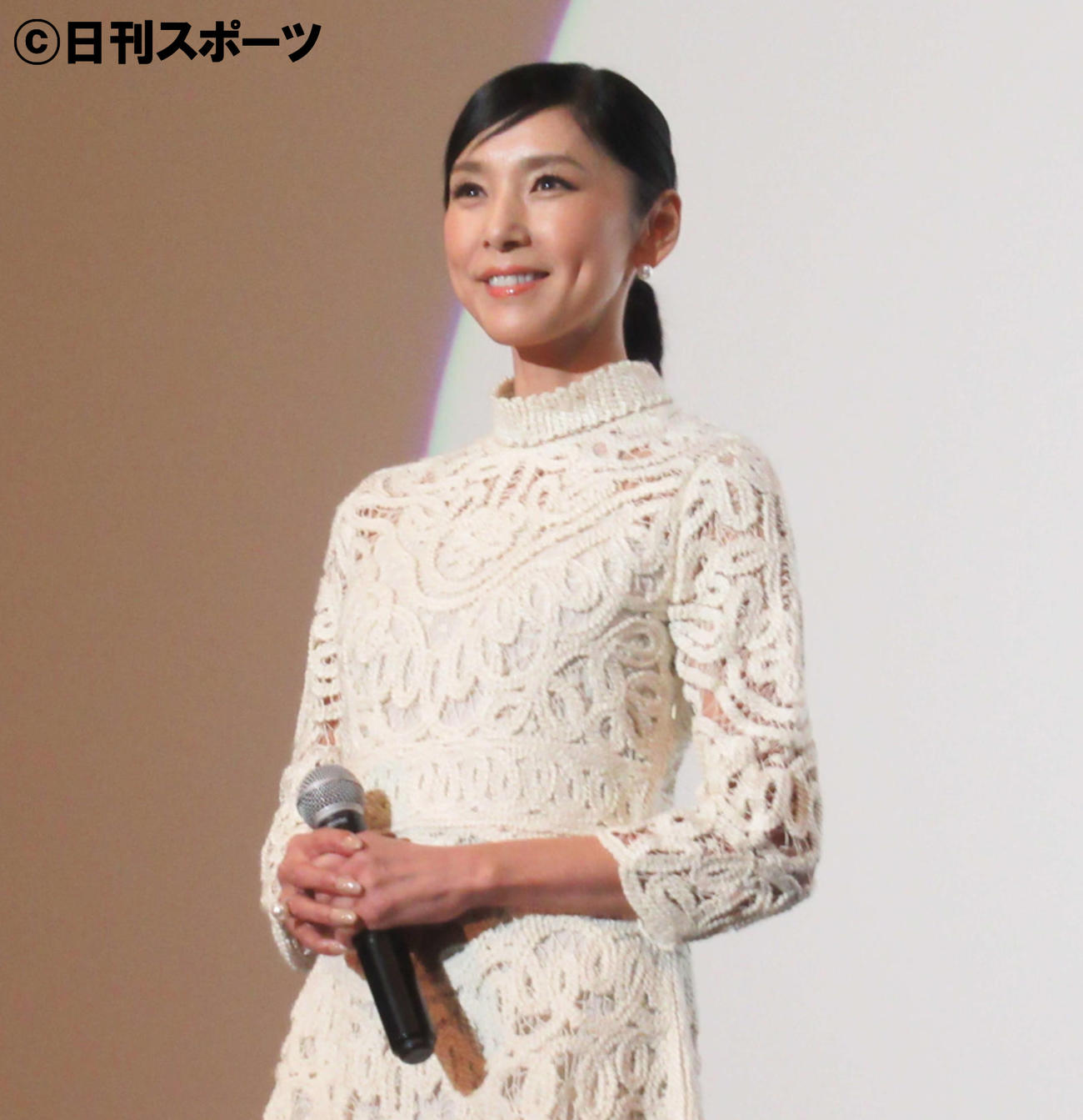 「十二単衣を着た悪魔」の舞台あいさつに登壇した黒木瞳監督（撮影・星名希実）