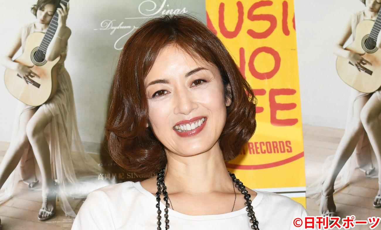 高岡早紀が愛娘の登校後ろ姿を公開 頼もしくなる 芸能 日刊スポーツ