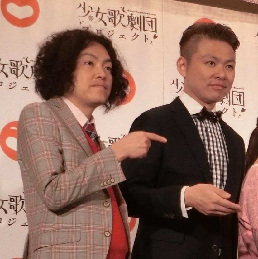「学天即」よじょう（左）と奥田修二（2018年10月14日）